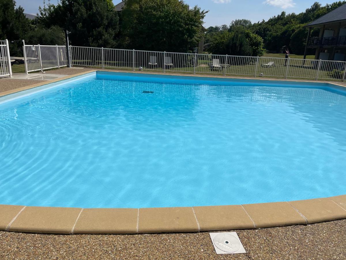 Studio Cote Piscine Apartment Équemauville Екстериор снимка